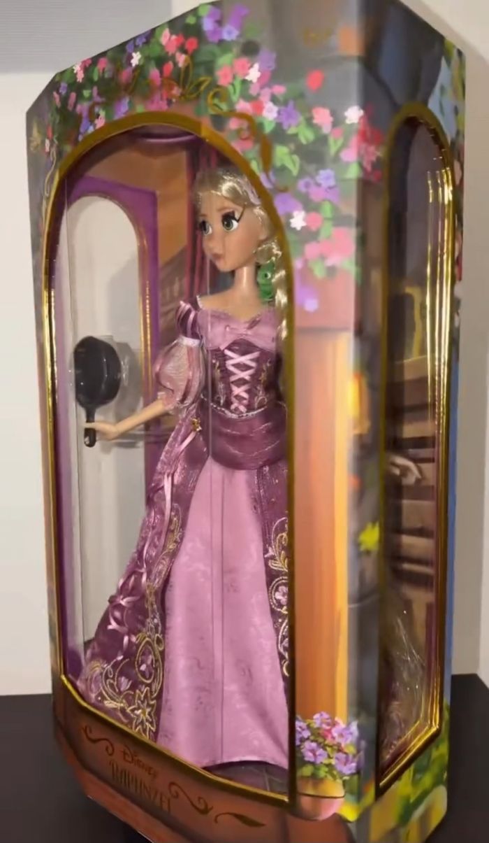 Poupée Raiponce 15e anniversaire en édition limitée Disney Designer Collection - photo numéro 4
