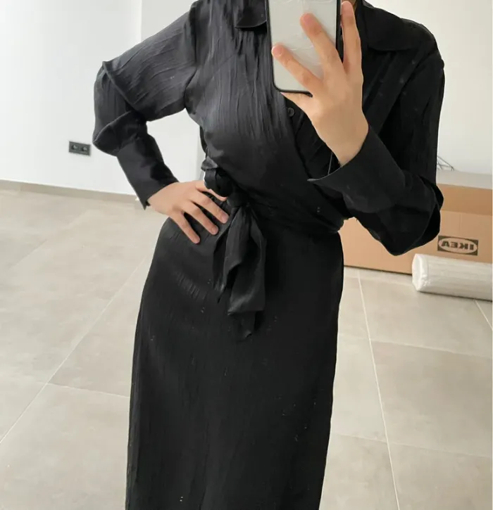 Robe satinée - photo numéro 2