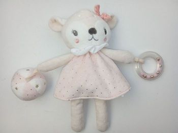 Doudou biche, renne,  bébé fille rose perle, blanc, anneau noeud mots d'enfants