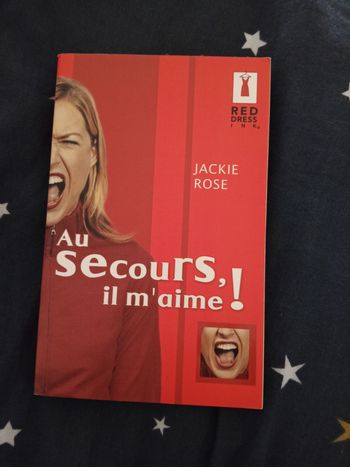 Livre (66) 📚 Au secours, il m'aime !