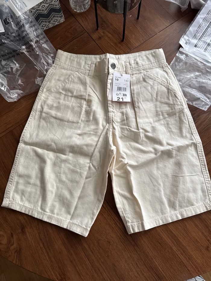 Short taille 10 ans crème