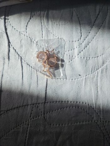 Paire de boucles d'oreilles clip punk neuves dorées