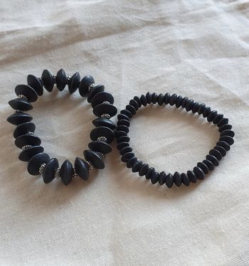 Lot de 2 bracelets élastiques à perles noires