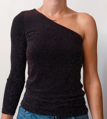 Top asymétrique brillant Mango
