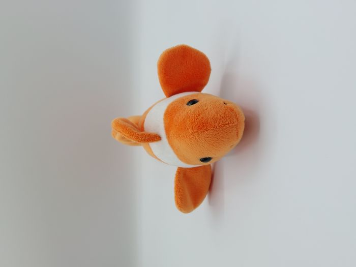 Peluche doudou poisson clown orange blanc yeux durs noirs sourire 27 cm - photo numéro 3