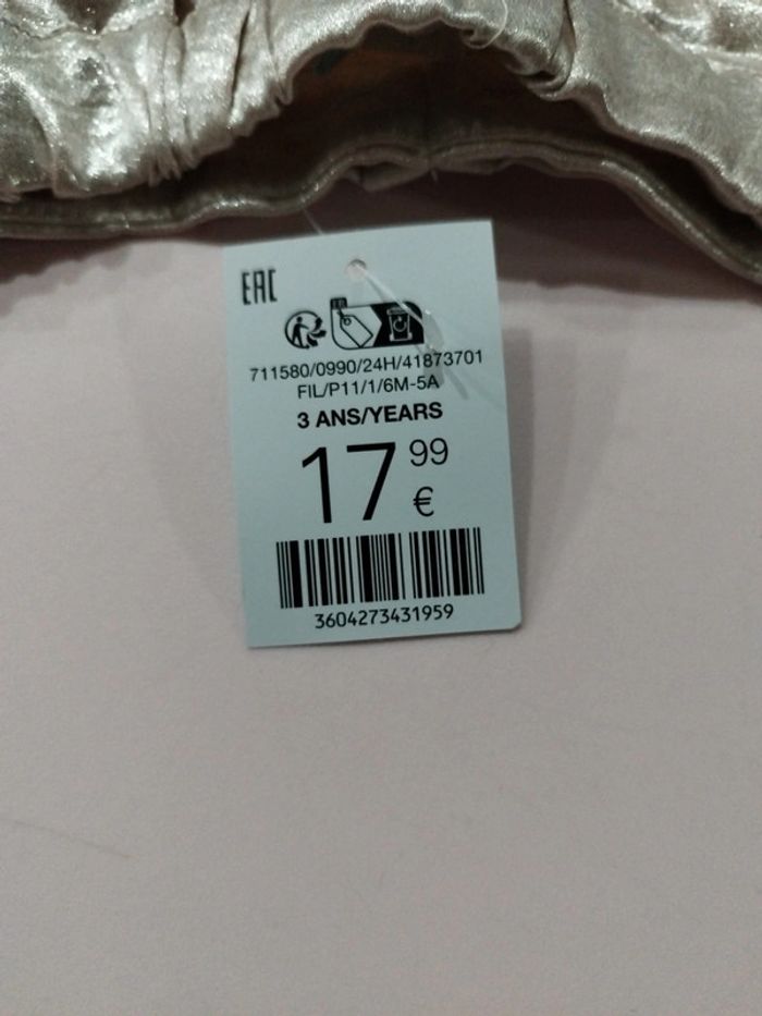 Petit short brillant - photo numéro 5