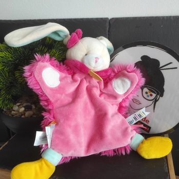 doudou et compagnie marionnette lapin rose beige  dc3325 trop mimi vert