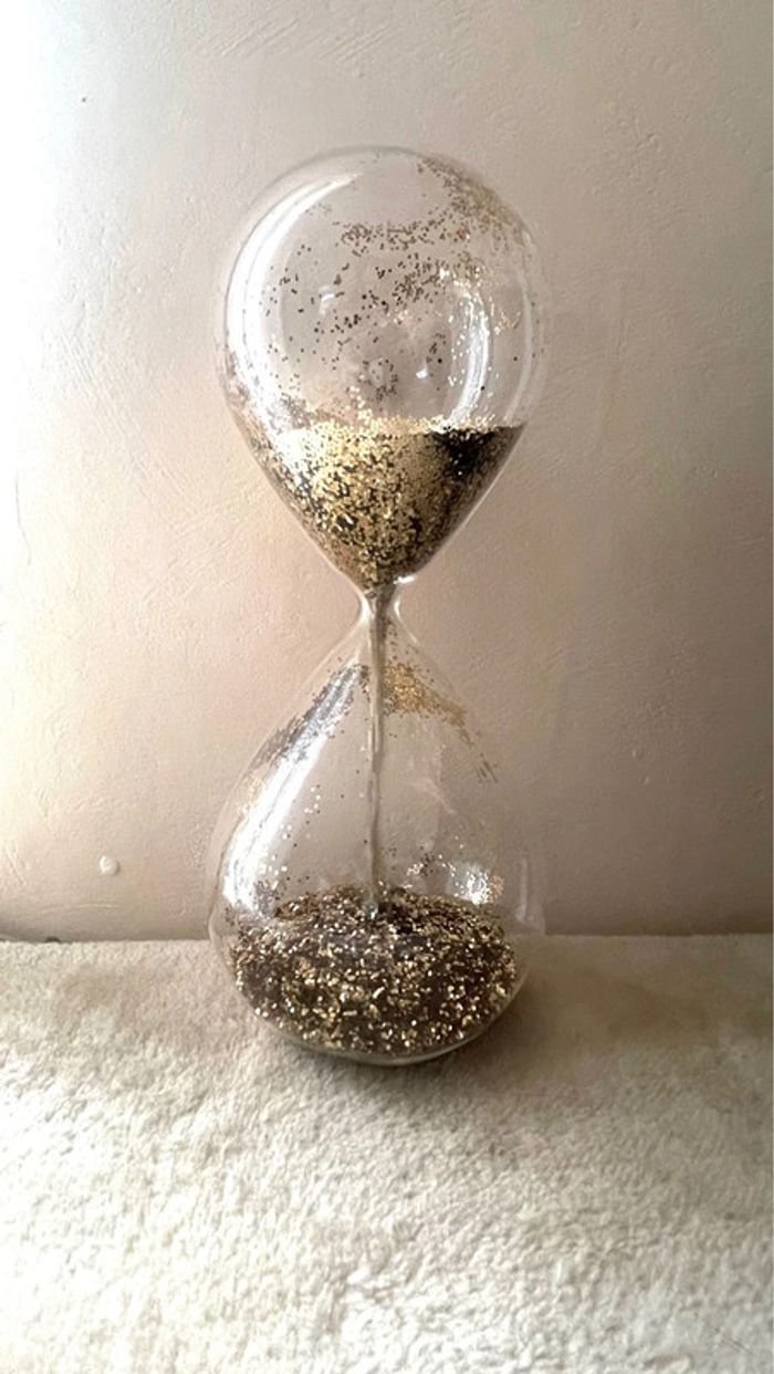 Grand sablier en verre avec paillettes - photo numéro 3