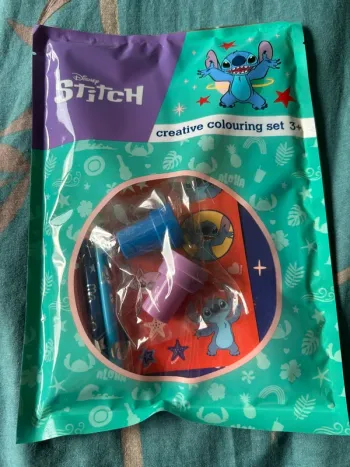 Lit de coloriage stitch neuf