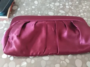 Pochette neuve idéal pour sortir