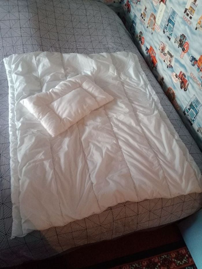 Couette et oreiller pour bébé