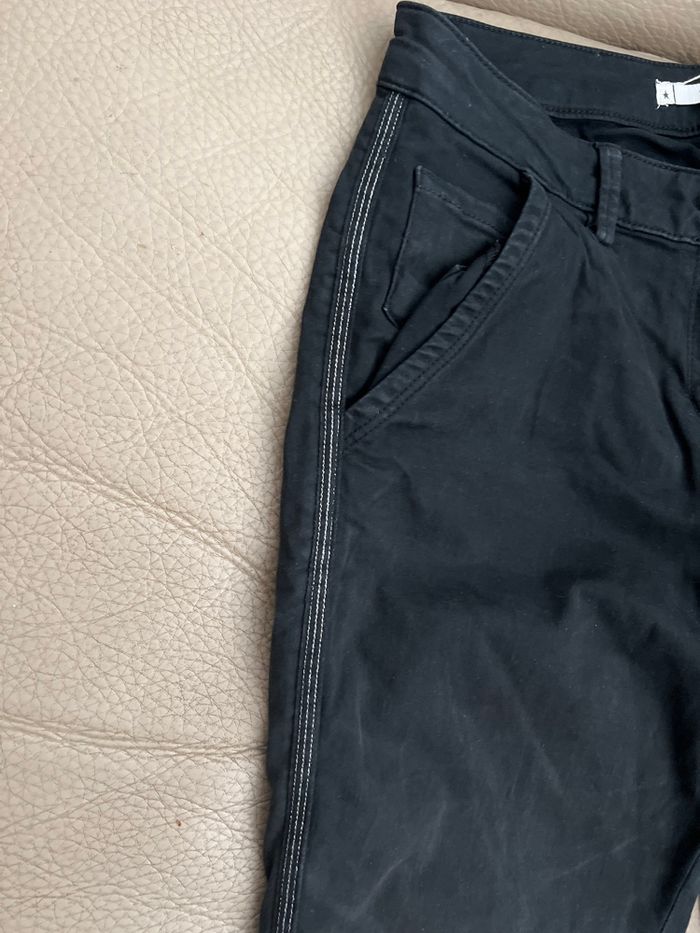 Jean noir - photo numéro 3