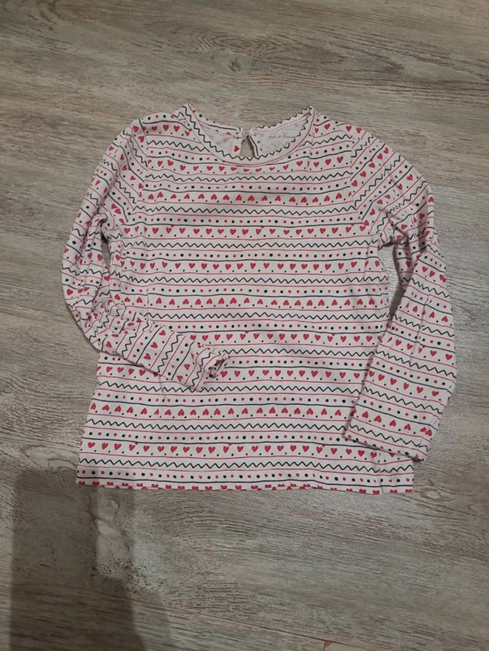 Salopette short rouge et tee shirt manches longues - photo numéro 5