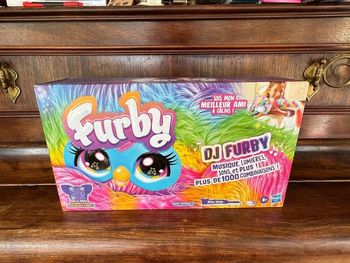Furby dj arc-en-ciel peluche interactive hasbro dj furby rainbow