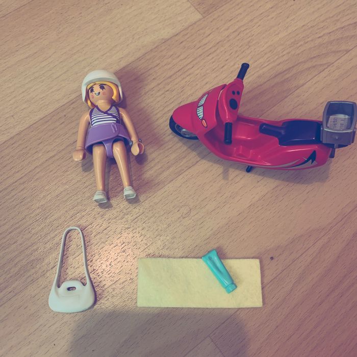 Playmobil vacanciers avec scooter 9084