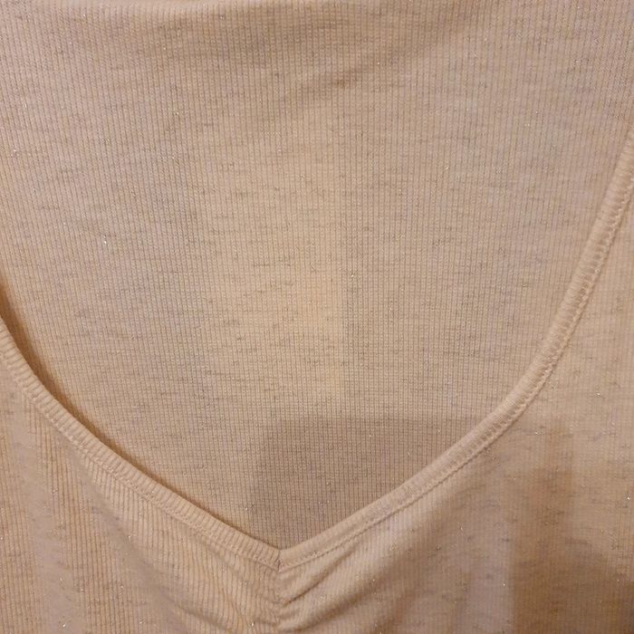 Haut Bonobo col en V champagne avec liseré doré Taille L Excellent etat - photo numéro 3