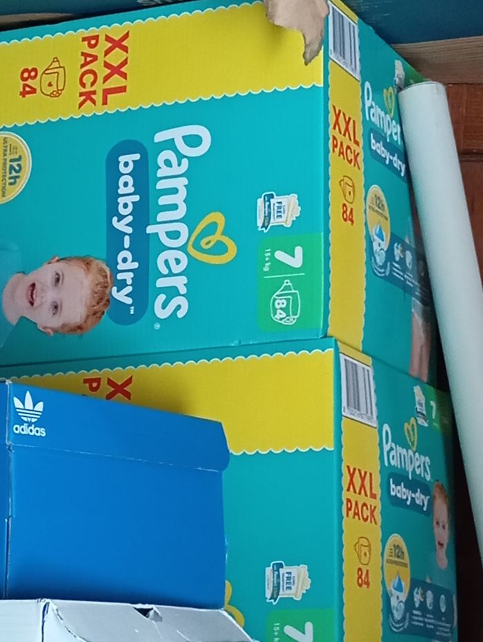 Couches Pampers grand format taille 7 - photo numéro 2
