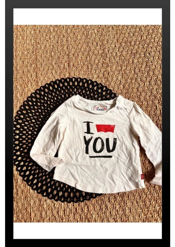 TEE shirt levis love