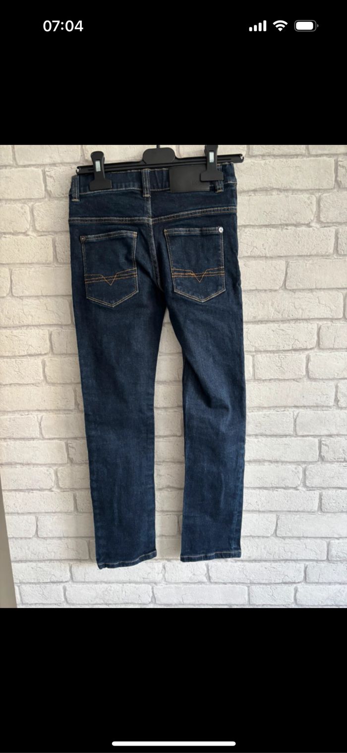 Jeans Hugo boss taille 8 ans - photo numéro 2