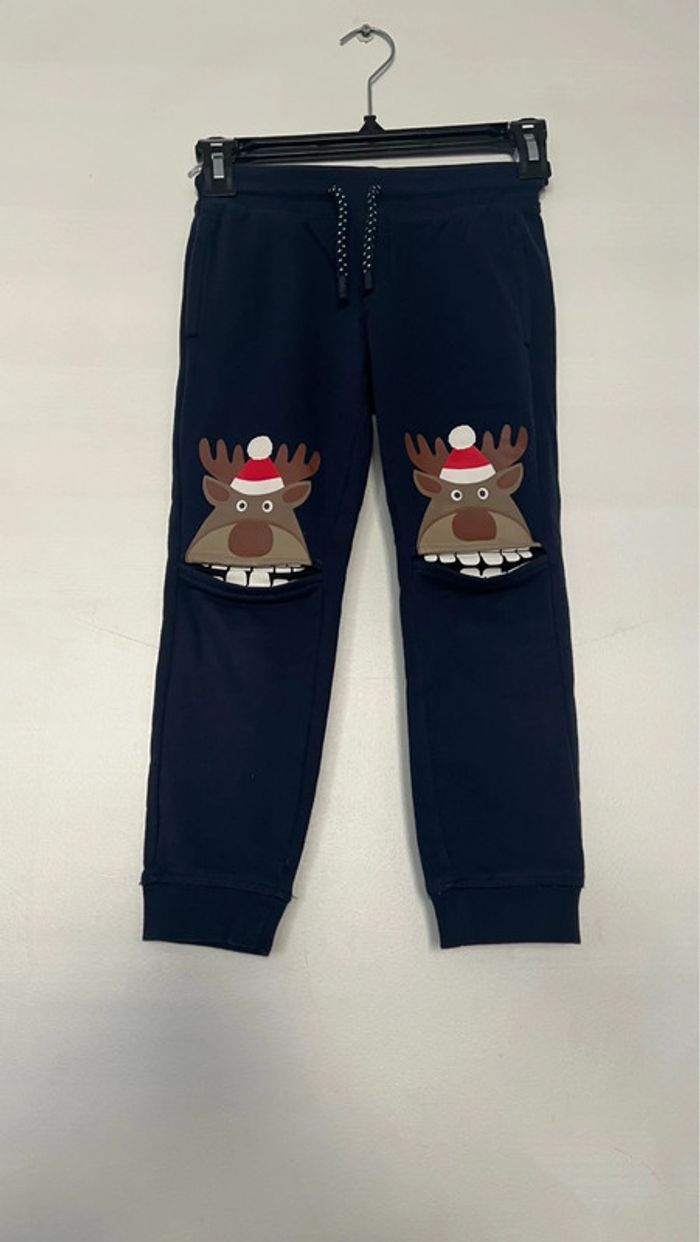 Pantalon de jogging en parfait état taille 6 ans 85%coton marque C&A couleur marine