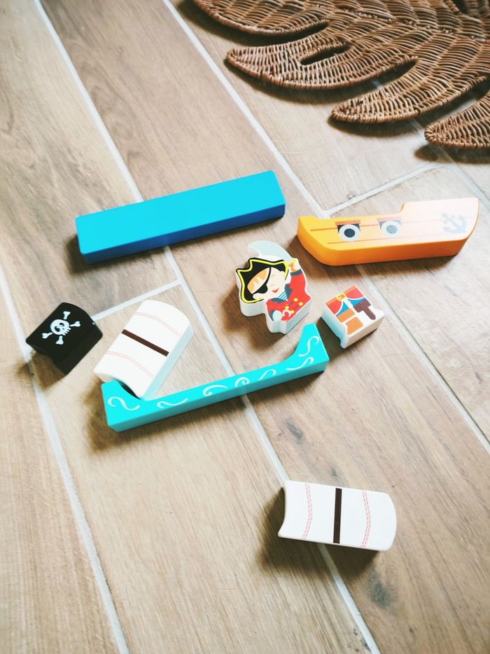 🦜Puzzle 3D magnétique/ aimanté Pirate et bateau en bois marque Ulysse - photo numéro 3