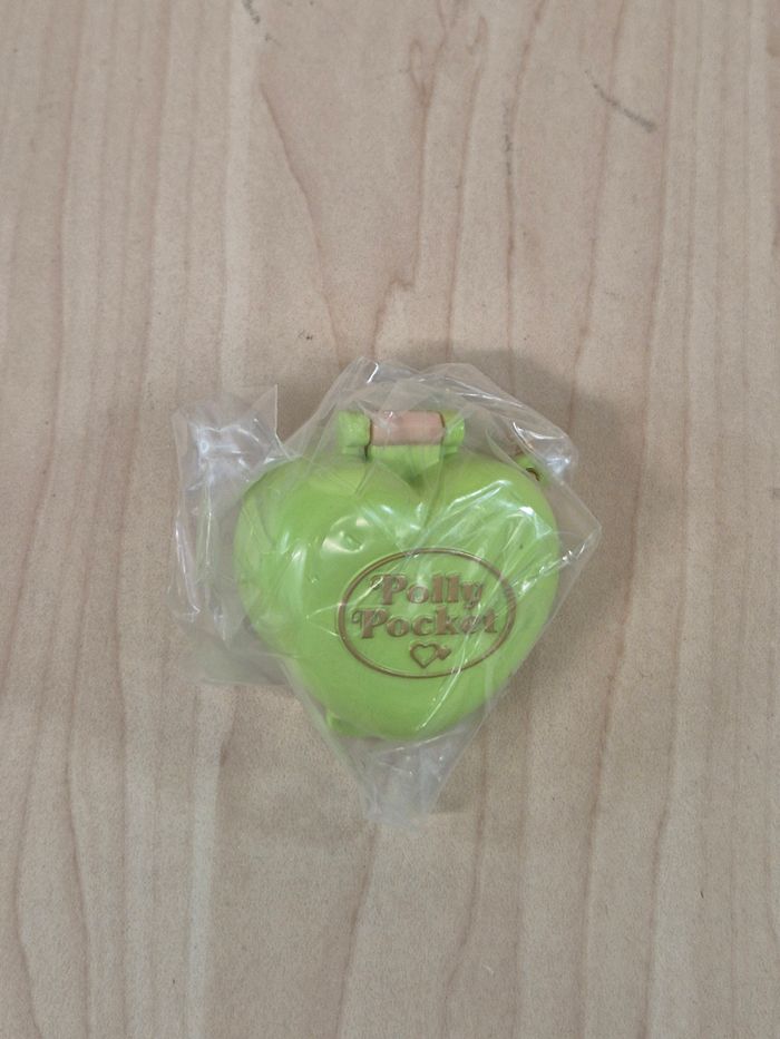 Gashapon charm Polly Pocket série 2 : Pony Club Compact