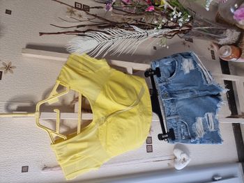 top bisou's project taille unique et un short jennyfer taille 34