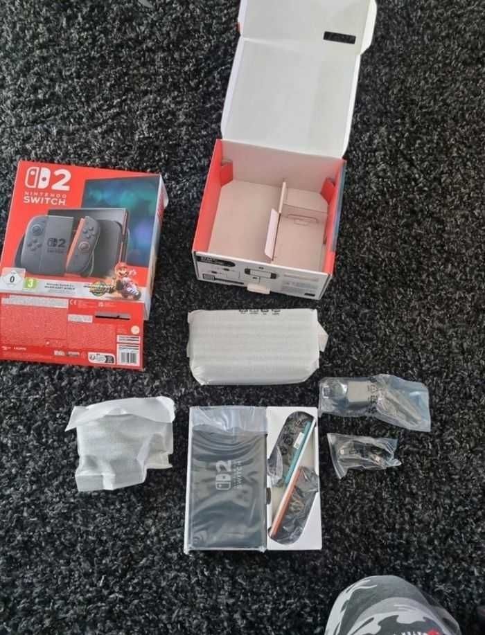 Console Nintendo Switch 2 + Mario kart world - photo numéro 2