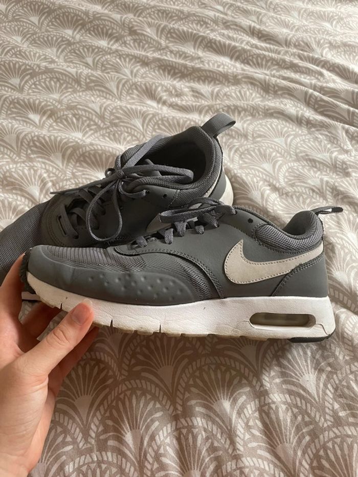 Baskets Nike air grises et blanches 🦋