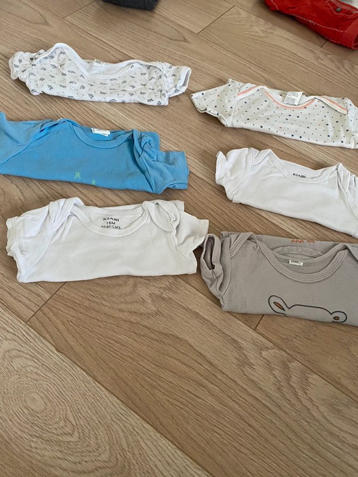 Lot de 7 bodys MC petit bateau 18 mois et Lee cooper - photo numéro 4