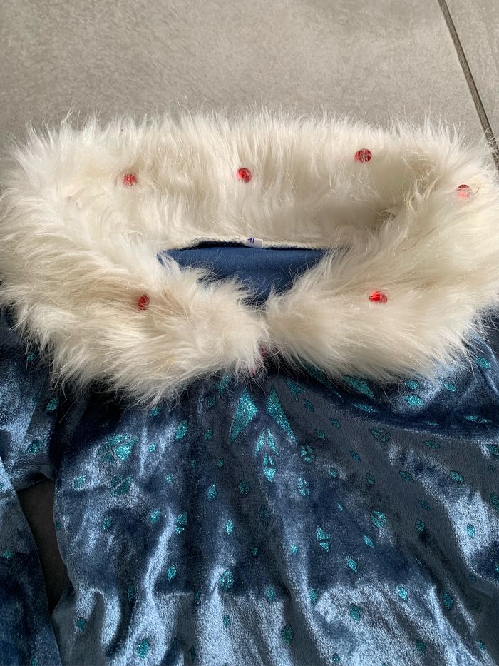 Jolie robe avec cape Reine des neiges 8 ans - photo numéro 5