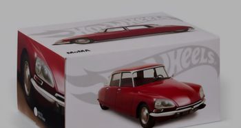 Hot Wheels x MoMA Citroën DS 23 Sedan
