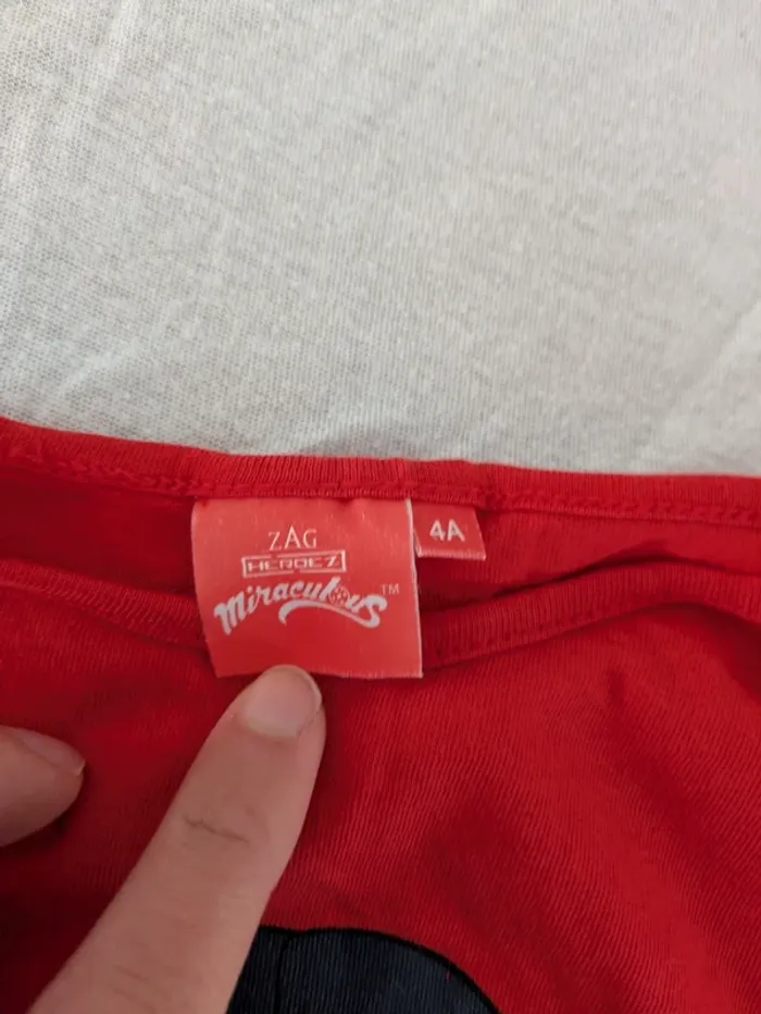 T-shirt manches longues Miraculous Ladybug - 4 ans (Taché / Pour activités 🎨) - photo numéro 3