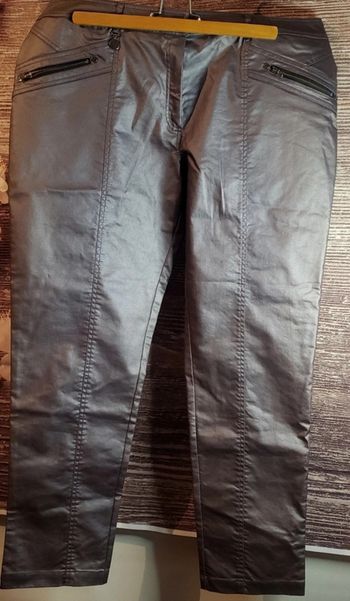 Magnifique pantalon Quattro taille 50