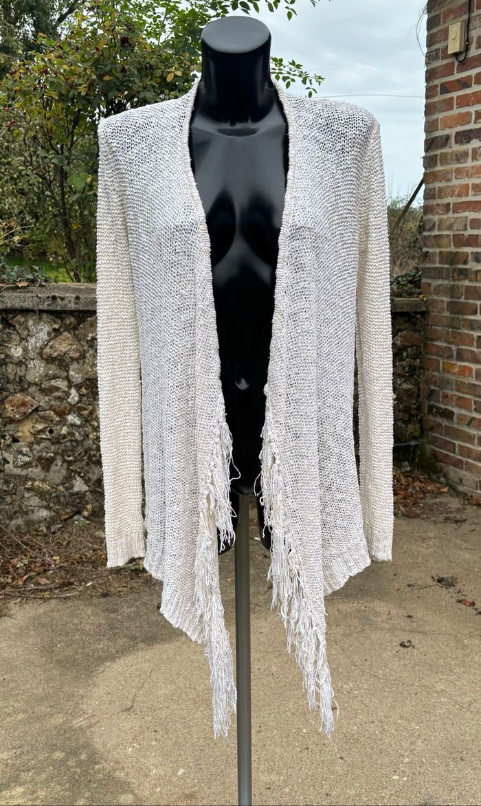 Gilet long à franges Jennyfer – blanc beige – T36