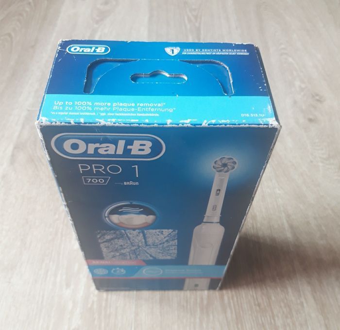 Brosse à dents élèctrique Oral-B Pro 1 700 NEUVE - photo numéro 4