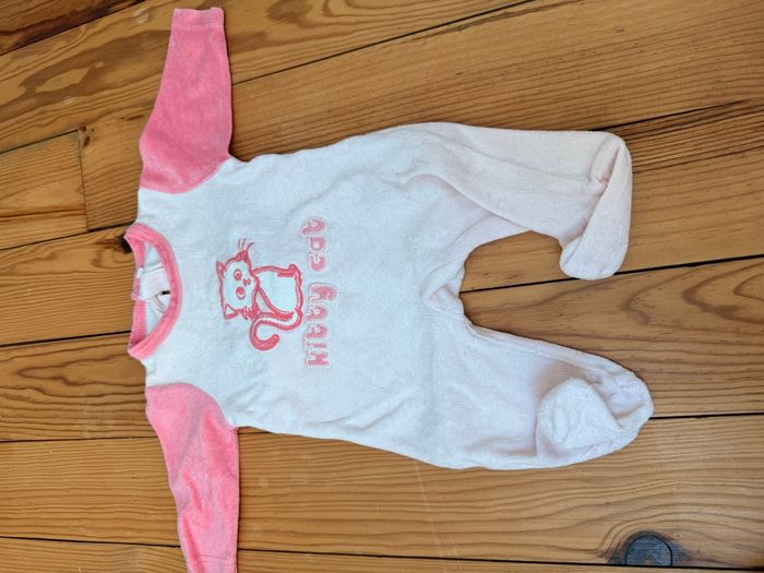 Lot 2 pyjamas rose 1 mois - photo numéro 3