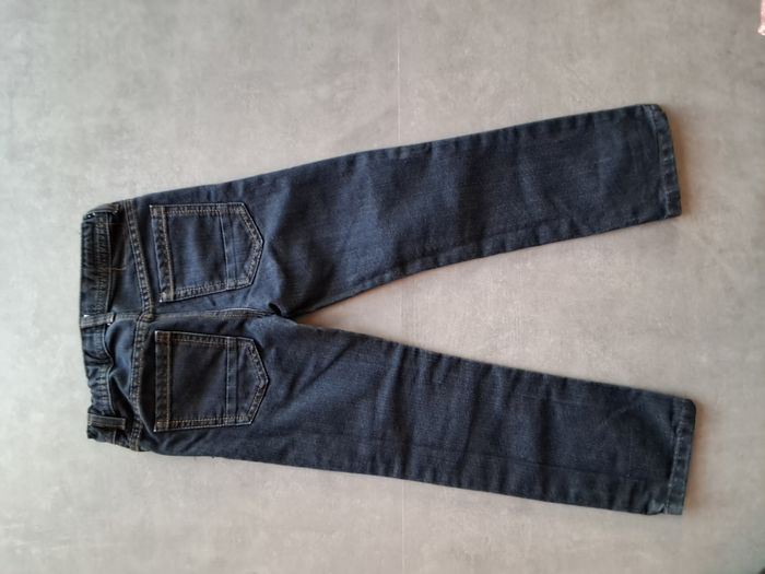 Ensemble 6 ans jean Kiabi et tee-shirt Toy Disney. Parfait état - photo numéro 3