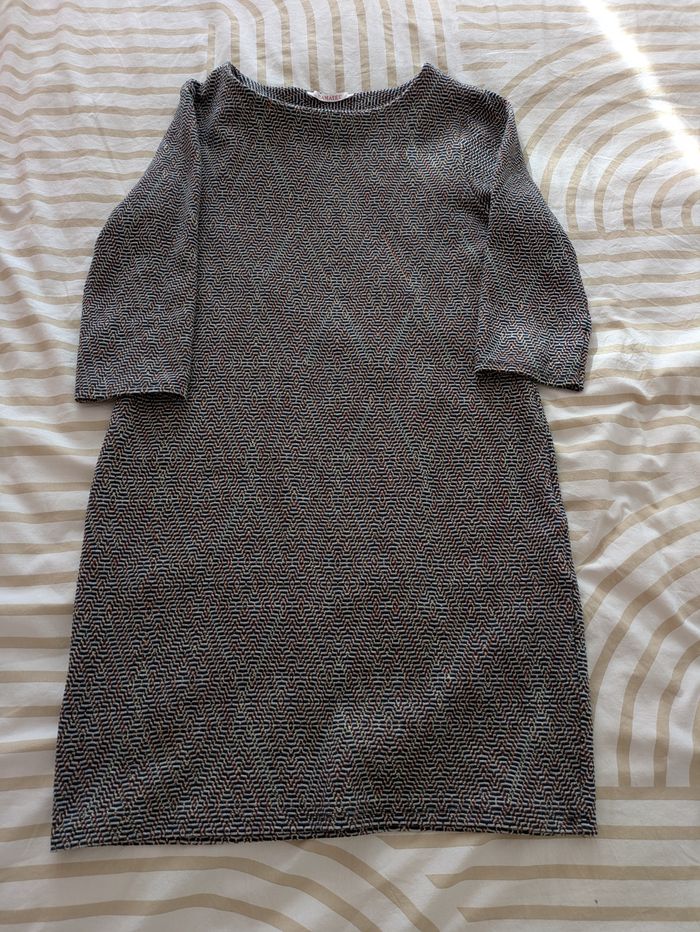 Robe Droite Camaïeu - Motif Géométrique Tricolore & Fils Dorés