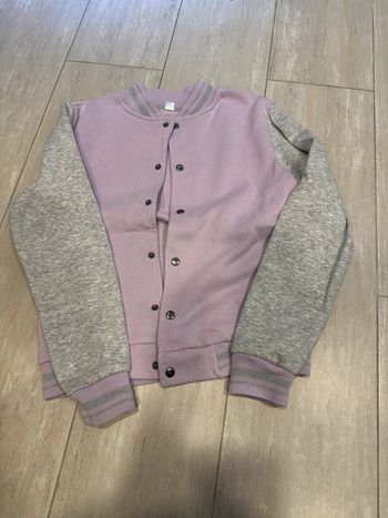 Veste mi-saison mauve et gris – Taille 146 (10-11 ans)