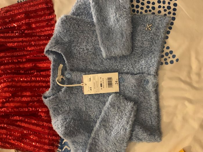 Lot vêtements fille 4/5 ans - photo numéro 2