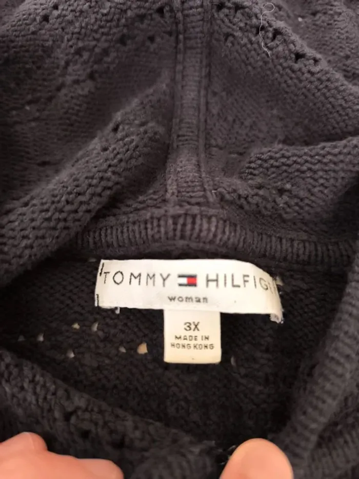 Joli sweat capuche femme 3XL Tommy Hilfiger marine excellent état sauf motif abîmé épaule droite - photo numéro 4