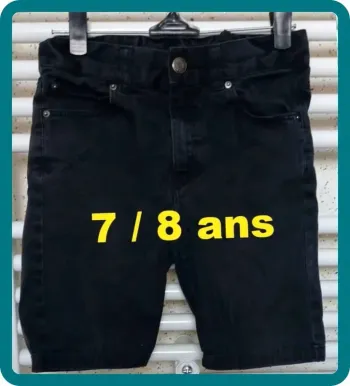 Short  en jeans noir  H &  M  Taille  7  / 8  ans