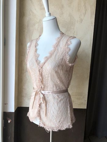 Joli top en dentelle beige Express design studio L