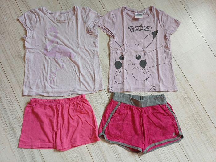 Lot 2 Shorts  rose et 2  t shirts  mauve fille en 8 ans