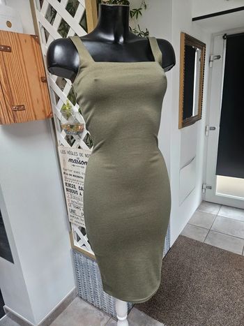 Primark robe moulante kaki taille 34