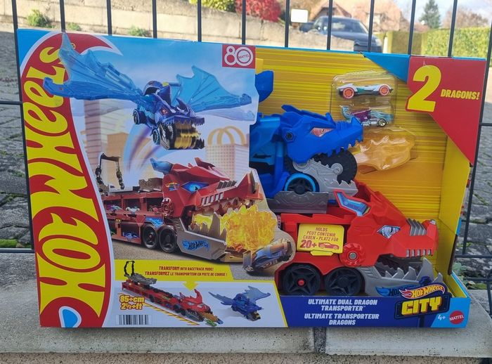 Hot Wheels transporteur ultime double dragons