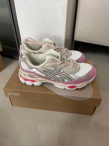 38：En stock : Asics GEL-NYC (rose)