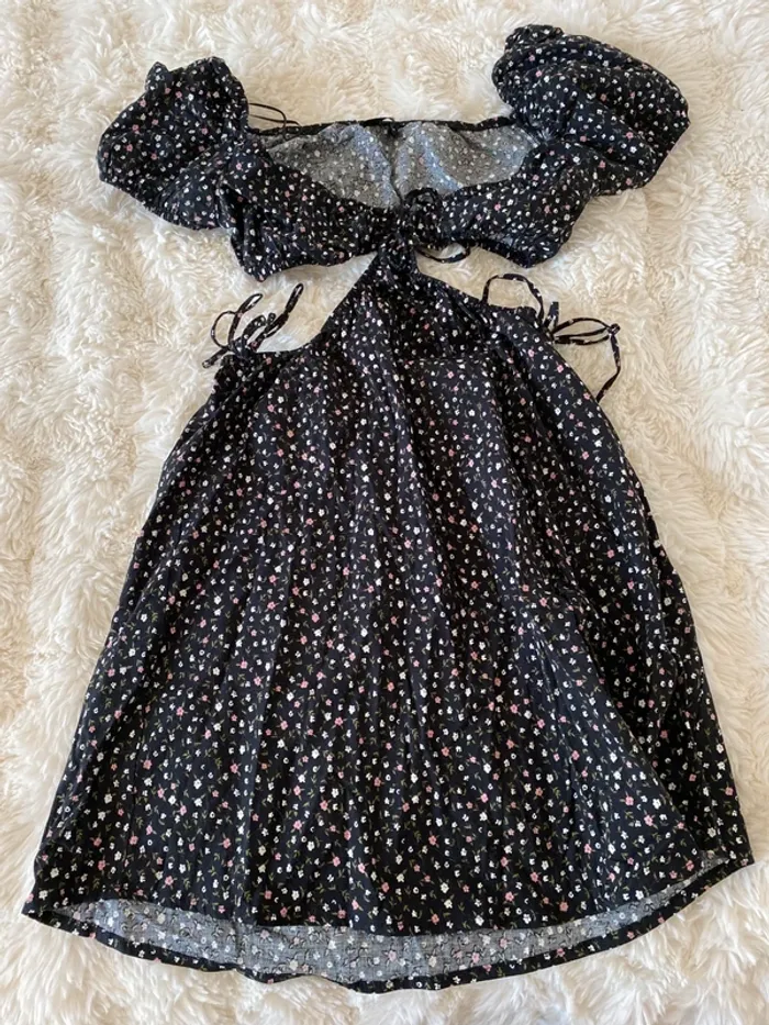 Jolie robe à fleurs ouverte Tally Weijl taille XS