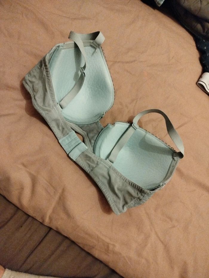 Soutien gorge - photo numéro 2